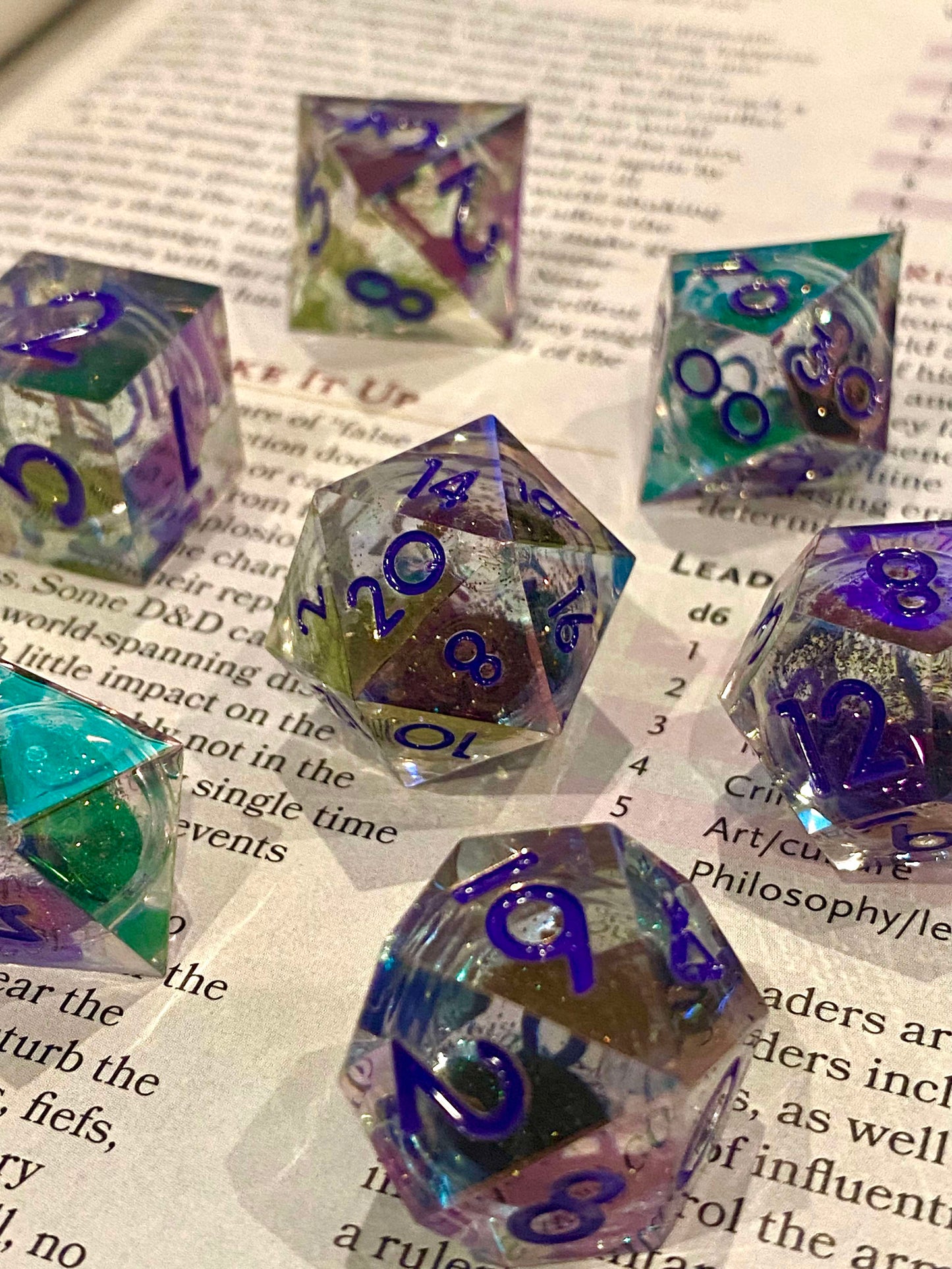 Misty Step - Shiny Electroplated Liquid Core Dice - Glitter Flowing Core- 7 Piece Dice Set - DnD Dice, Dungeons and Dragons, TTRPGs