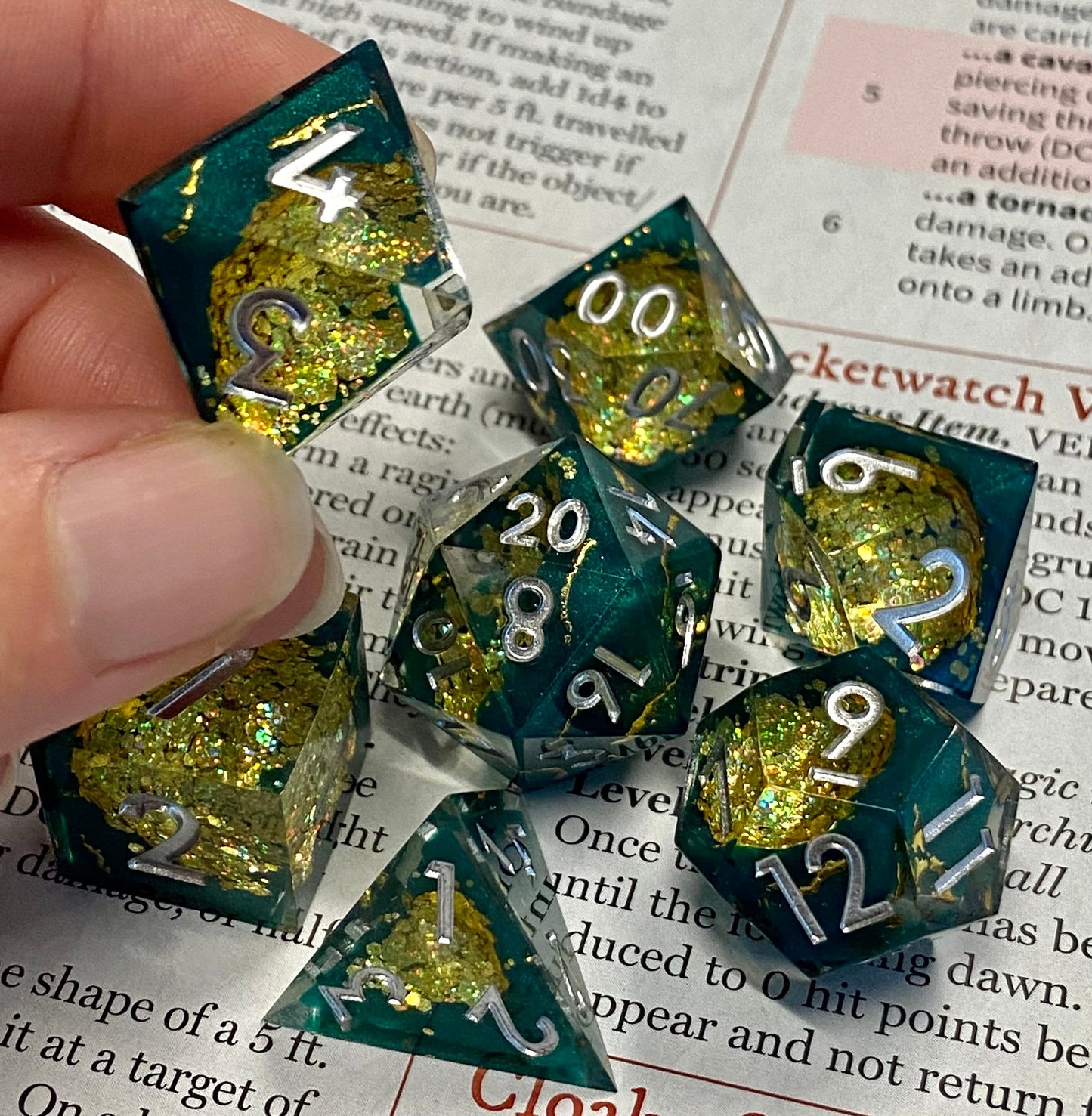 Maelstrom: Treasure- 'Geode Style' Premium 7 Piece Sharp Edge Dice Set - Emerald Green With Glittering Gold Geode Windows- Dice Set, TTRPGs